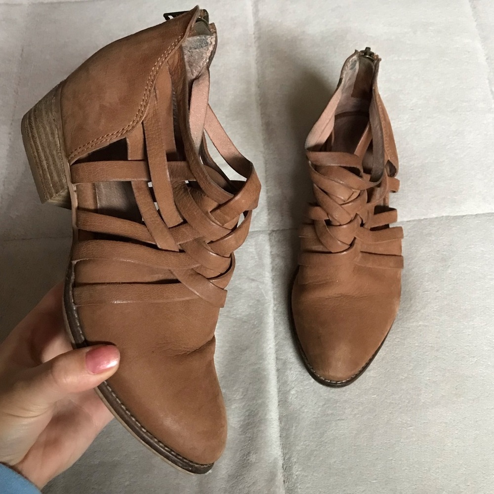 SEYCHELLES || BROWN LEATHER BOOTIES✨